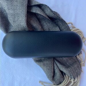 OAKLEY Men's Sunglass Eyeglass Hard Clamshell Case Black Protective On-The-Go